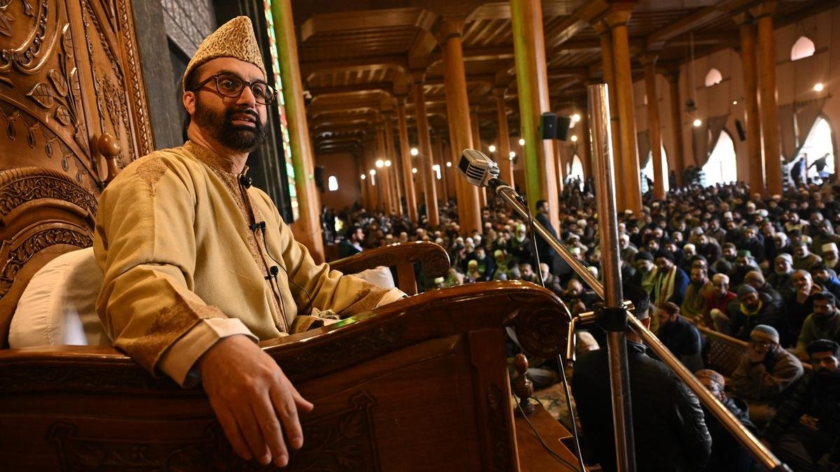 India, Pakistan should return to negotiating table: Mirwaiz