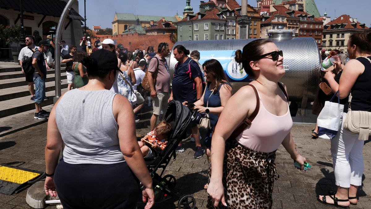 Europe’s deadly heatwave scorches eastern flank, takes aim at Ukraine