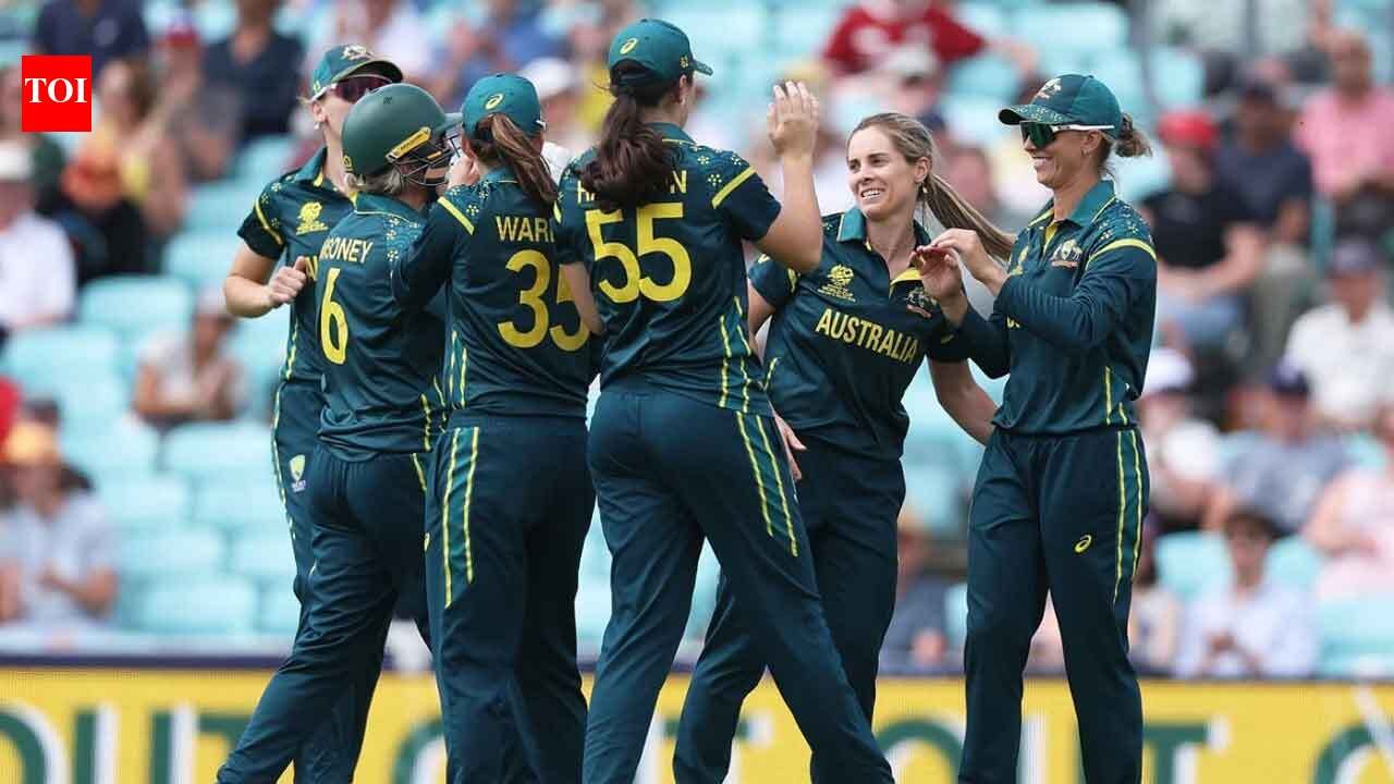 Mooney, Gardner power Australia into eighth Women's T20 World Cup final