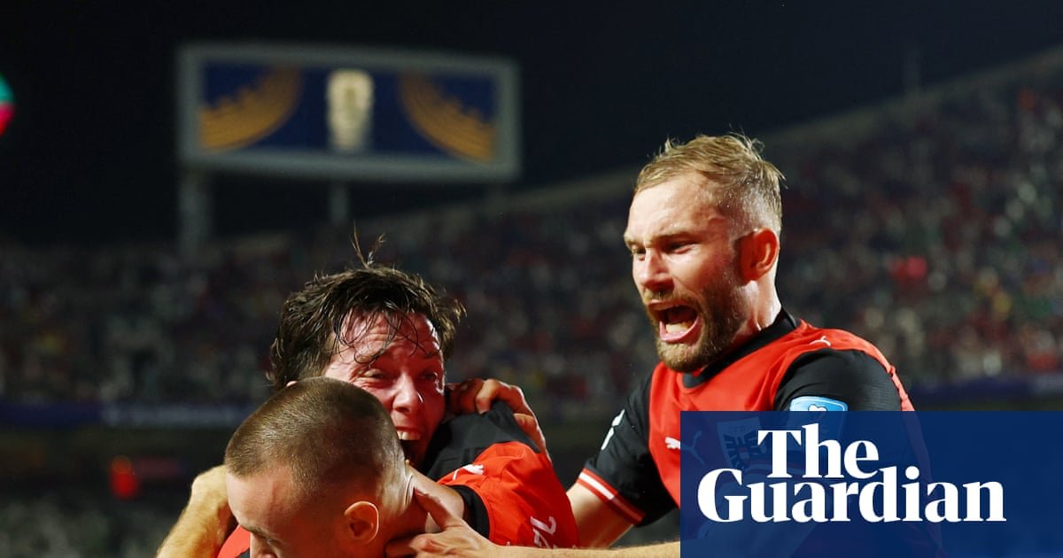 Late drama sends Austria and Algeria into World Cup knockouts to break Iran hearts