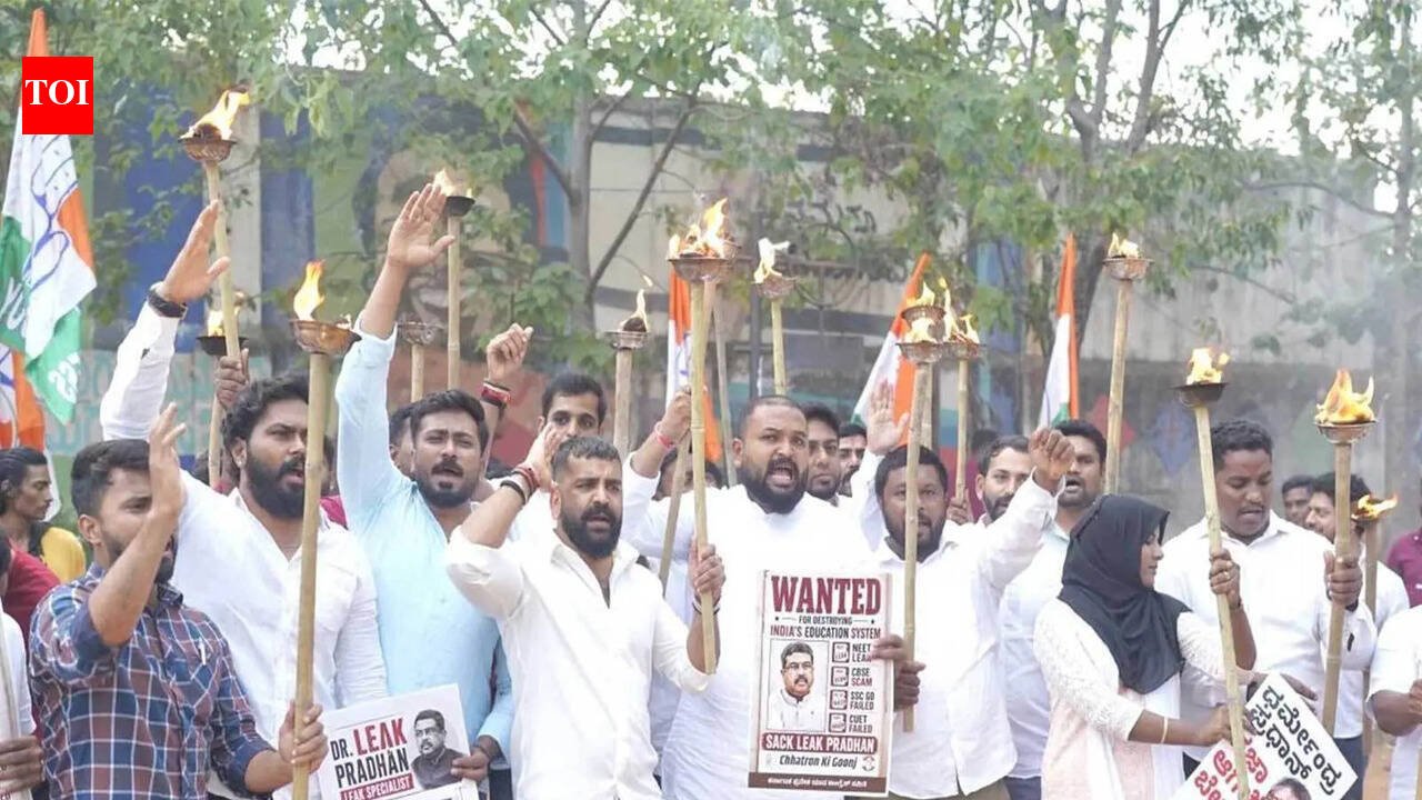 Youth Congress holds torchlight rally in Bengaluru, seeks Dharmendra Pradhan's resignation over NEET row
