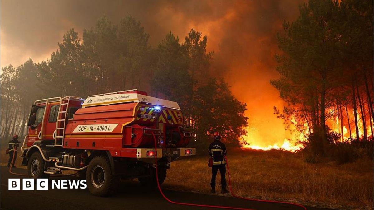 Thousands evacuated in France fires