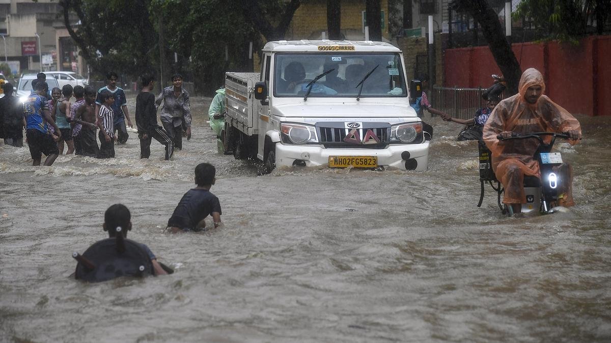 Monsoon tracker July 5 LIVE: IMD issues red alert for Mumbai, Raigad over next three hours amid heavy rainfall