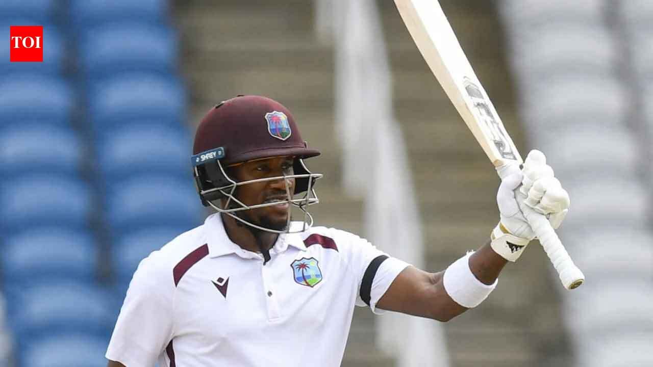 Hodge's unbeaten 83 helps WI reach 194/3 vs Pakistan on Day 1