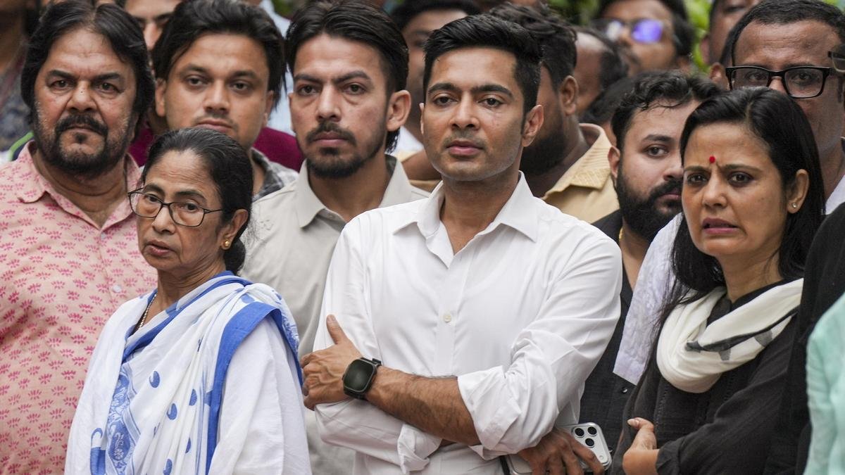 Police freeze 12 more bank accounts of Trinamool with over ₹1,000 crore