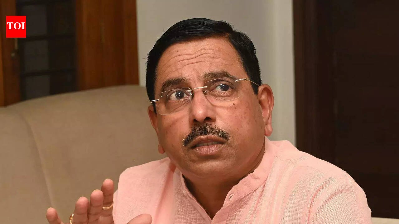 "I accept it with humility": Pralhad Joshi assumes charge as Union education minister