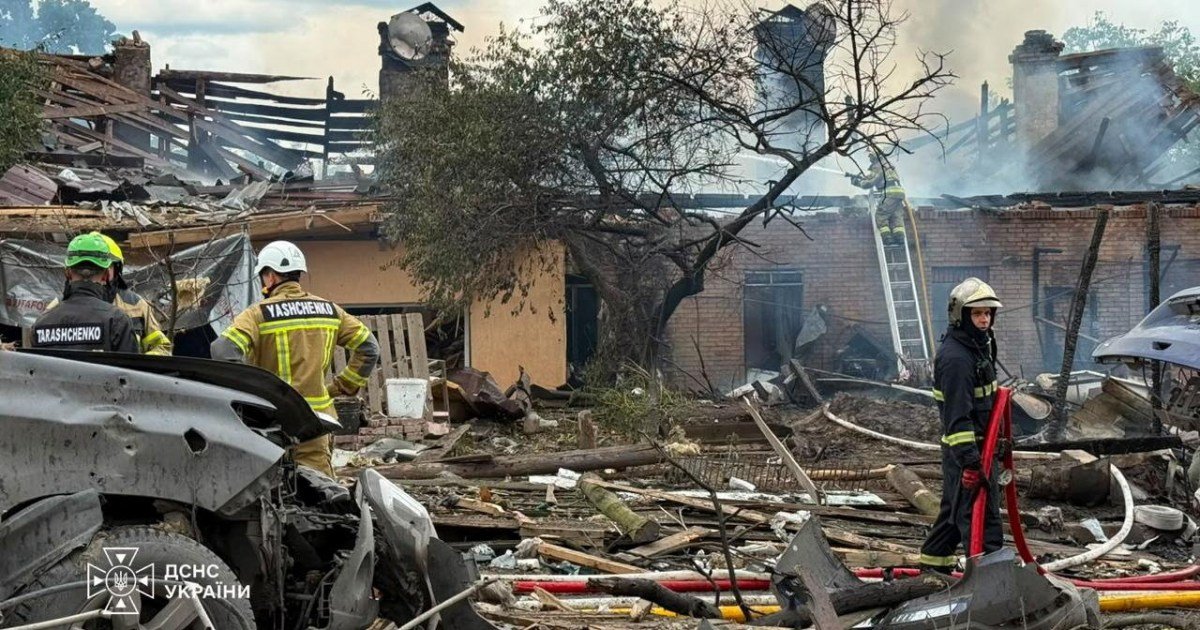 One killed in Russian missile strikes on Kyiv, day after Zelenskyy warning