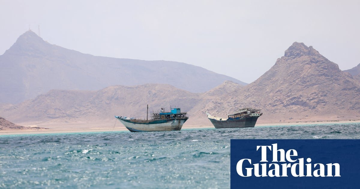 Houthis threaten to attack shipping tankers if they use Saudi Arabian ports on Red Sea