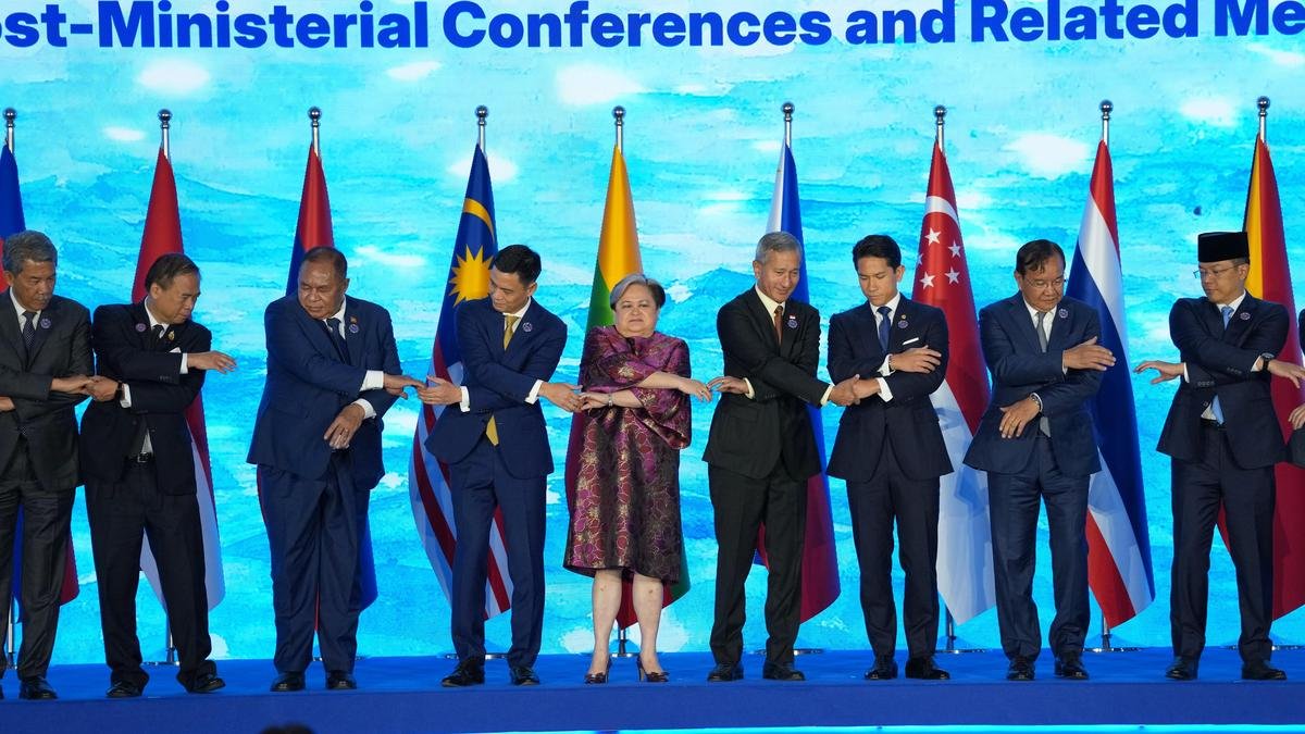 ASEAN's top diplomats meet in shadow of U.S.-Iran conflict