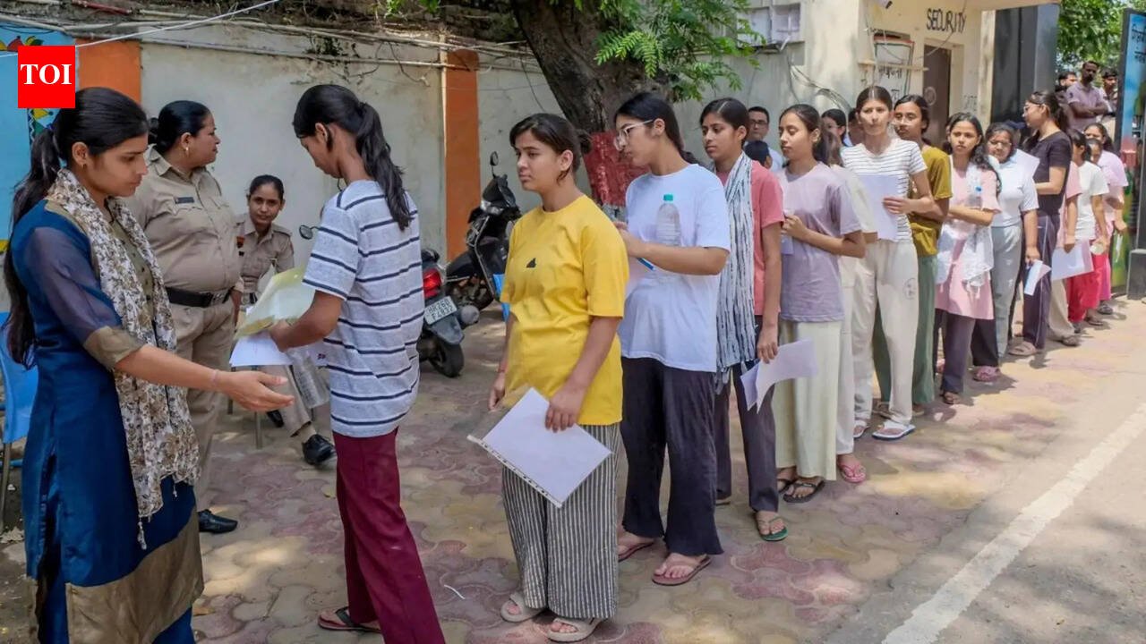 NEET UG 2026 fee refund deadline today, candidates must update bank details by 11:50 PM