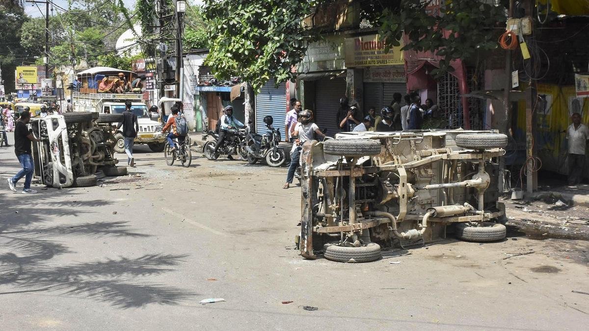 Bihar policeman who fired AK-47 at protesters suspended; viral video triggers political storm