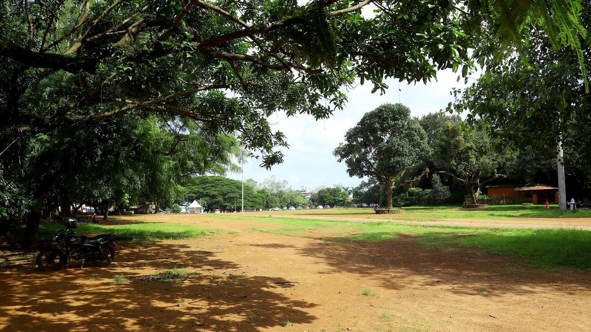 Political parties, Hindu groups divided over Kerala High Court ban on meetings at Thekkinkadu Maidan