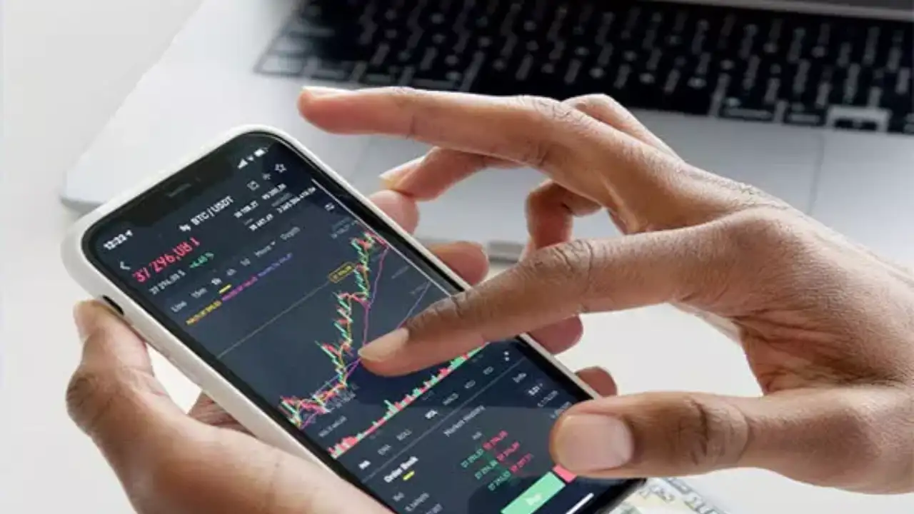 IT rally powers markets over 1%; Sensex, Nifty end week with marginal losses
