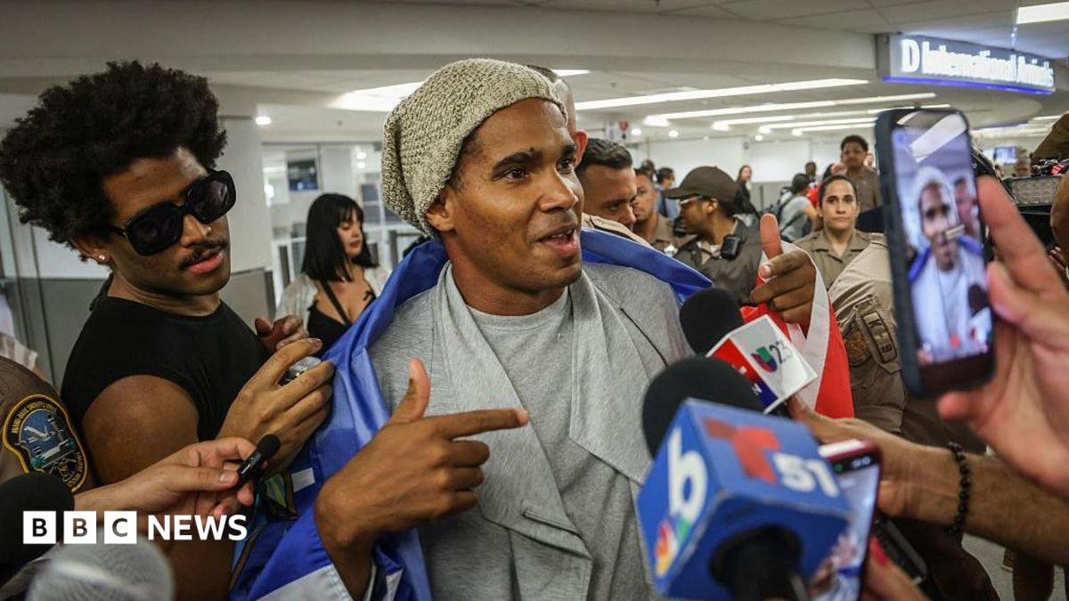 Cuban dissident Luis Manuel Otero Alcántara goes into exile in US