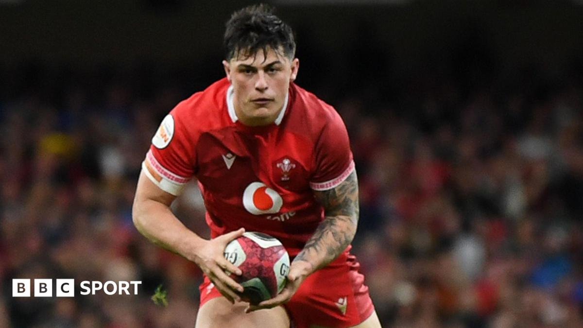 Rees-Zammit reverts to Wales wing for Fiji test