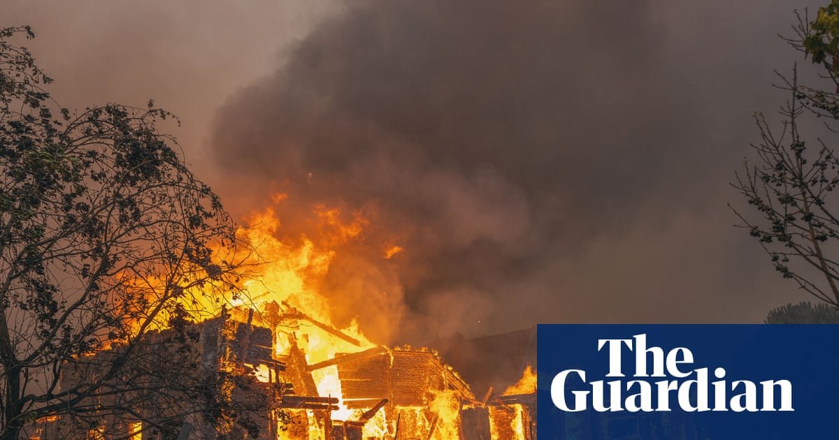 Pedro Sánchez says Spain is suffering effects of climate crisis as firefighters battle wildfires in France