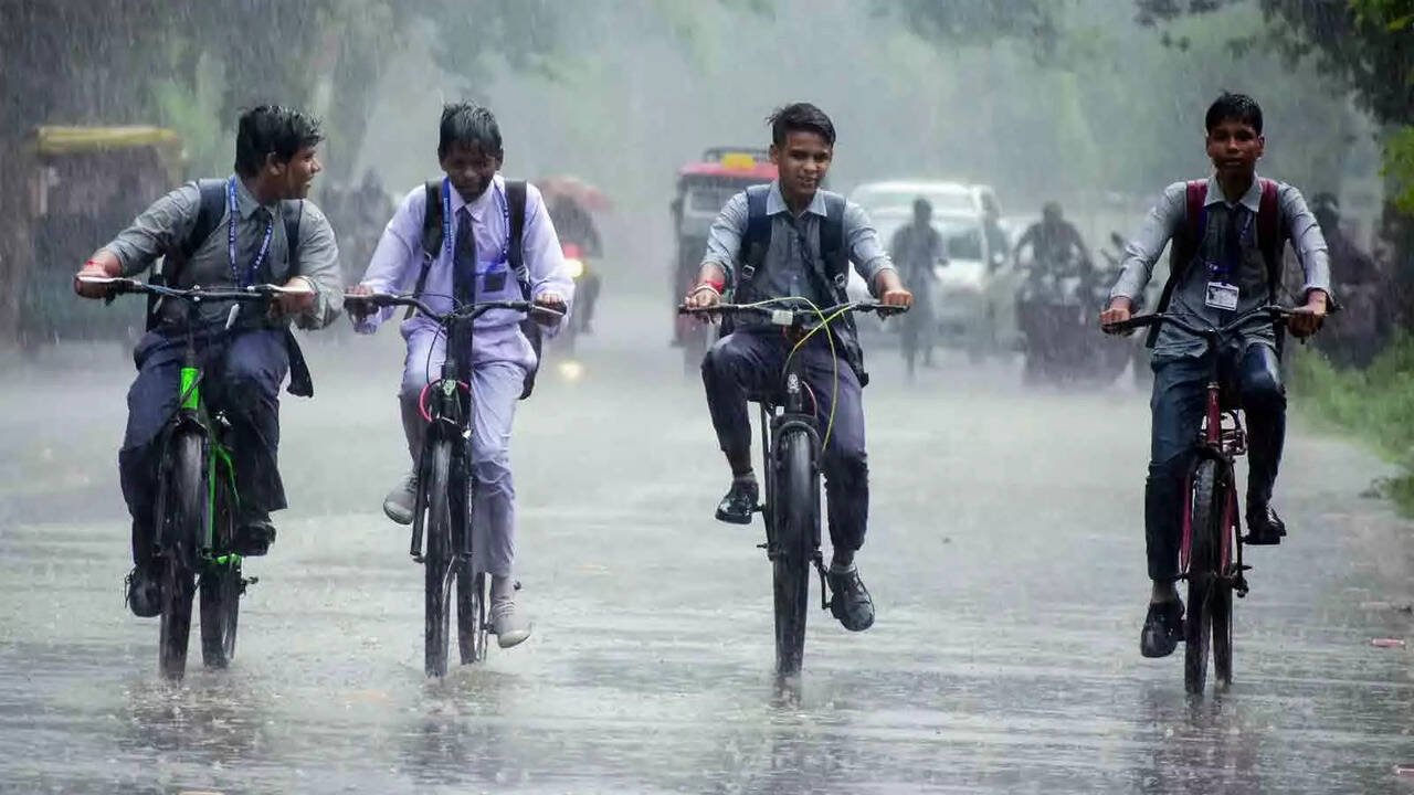 School holidays extended in J&K till July 26 as IMD forecasts heavy rain; Himachal, Uttarakhand on alert