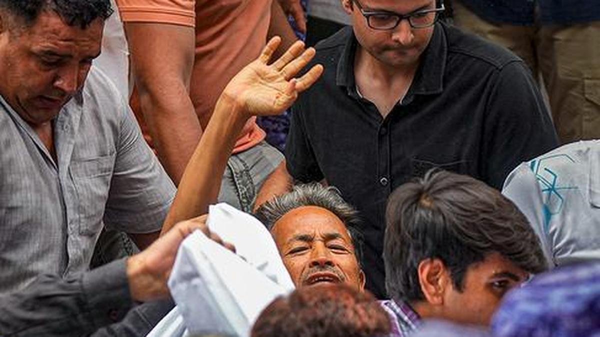 Sonam Wangchuk hunger strike LIVE: Gitanjali Angmo moves Delhi HC to shift husband Sonam Wangchuk from Safdarjung hospital