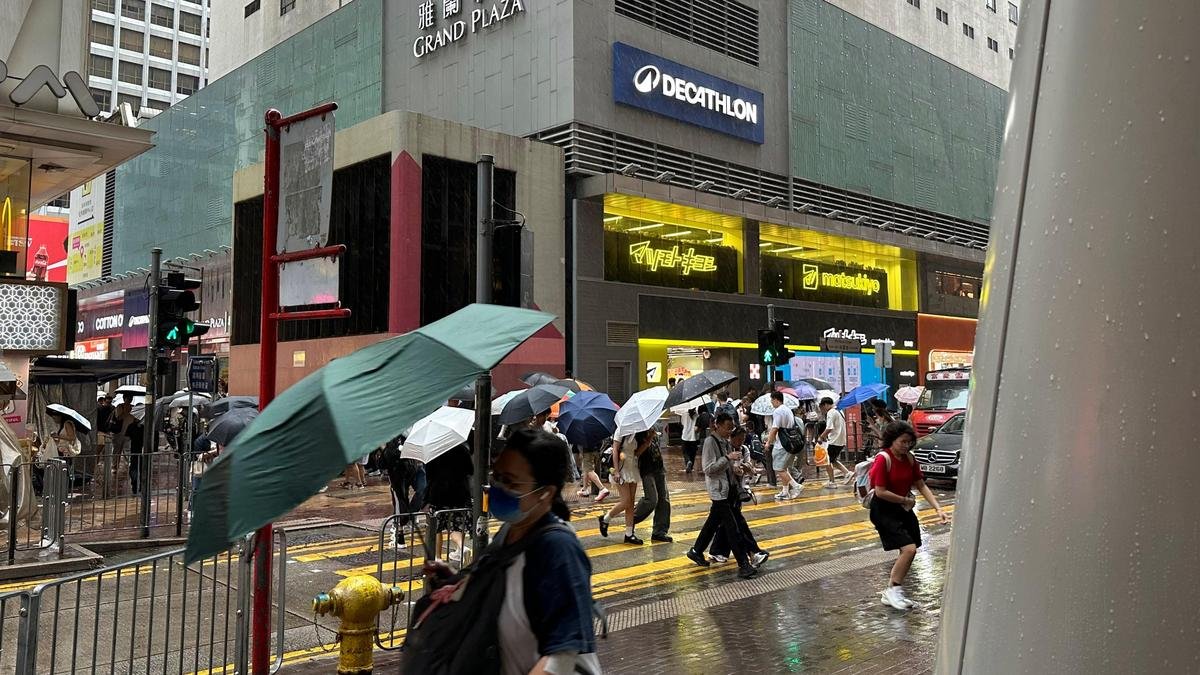Typhoon Noul makes landfall in southern China; over 3,40,000 evacuated