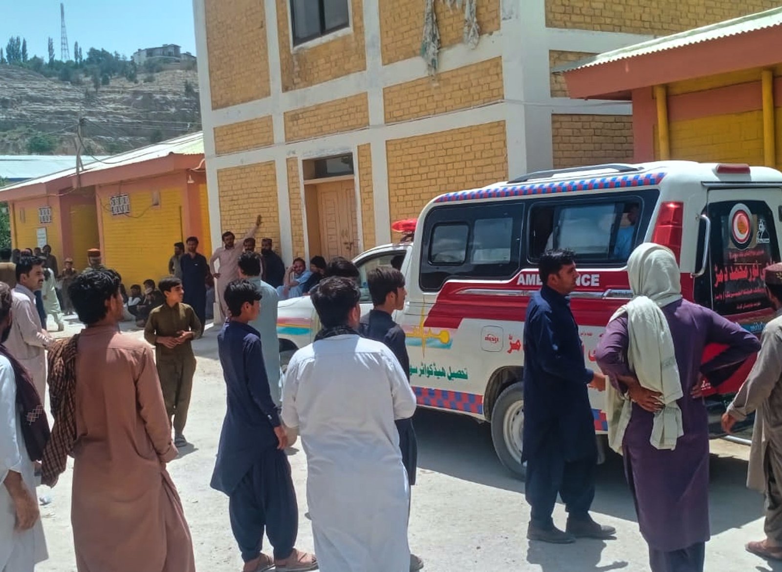 At least nine police officers killed in southwestern Pakistan attack