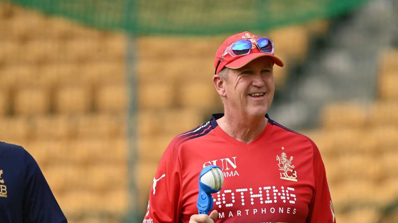 'I would be very surprised': Karthik on Andy Flower becoming England Test coach
