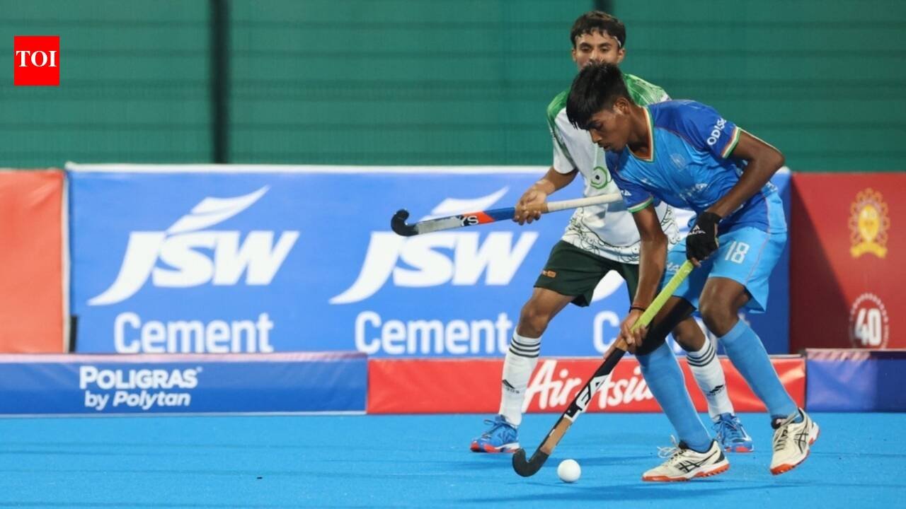 Pakistan's embarrassing blunder, field six players in five-a-side hockey game vs India
