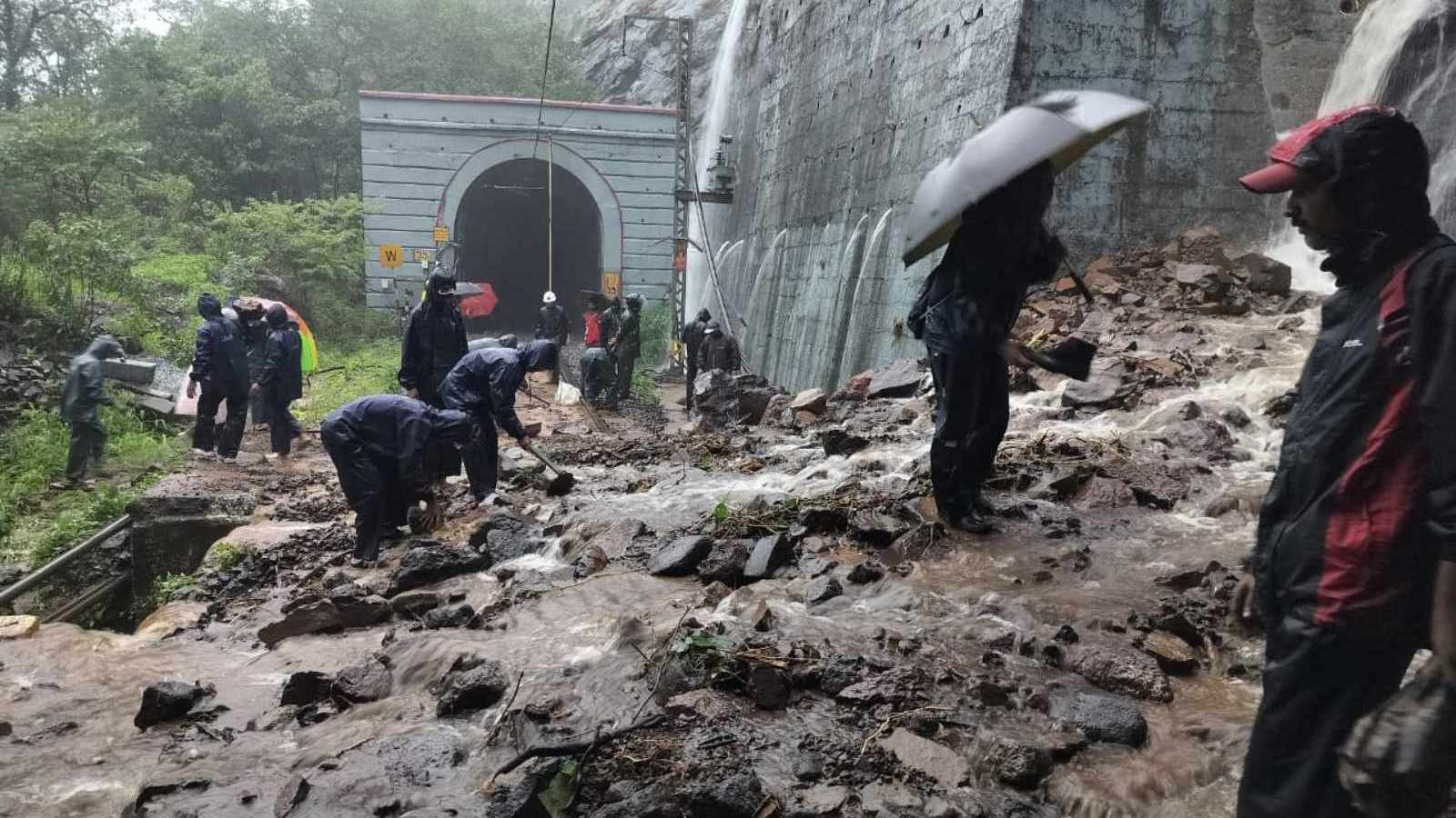 Pune-Mumbai Rains Today LIVE Updates: Red alert in Mumbai; landslides close highways, hit train services