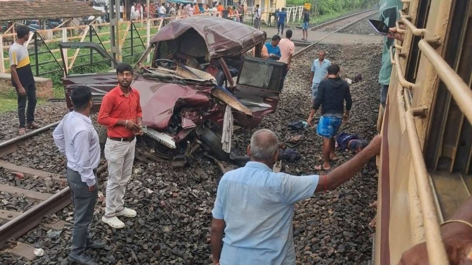 Murshidabad Train Accident Live Updates: Bengal transport minister mourns death of 3 children in Murshidabad