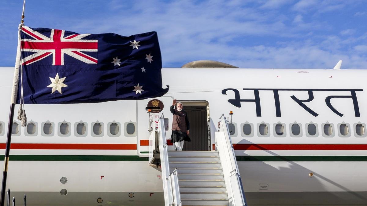 PM Modi arrives in New Zealand on final leg of three-nation tour