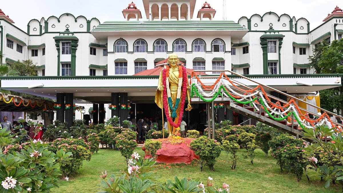 HC grants interim bail to Sub-Registrar Justin Manikandan Subramanian in the Palani math fraudulent land registration case