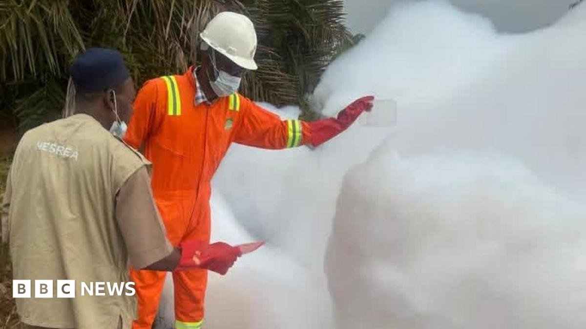 Mysterious white foam draws crowds on Nigerian highway