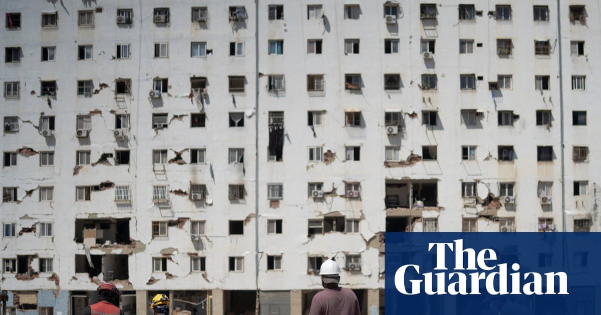 A revolution in ruins: fury amid the rubble of a housing project in quake-hit Venezuela