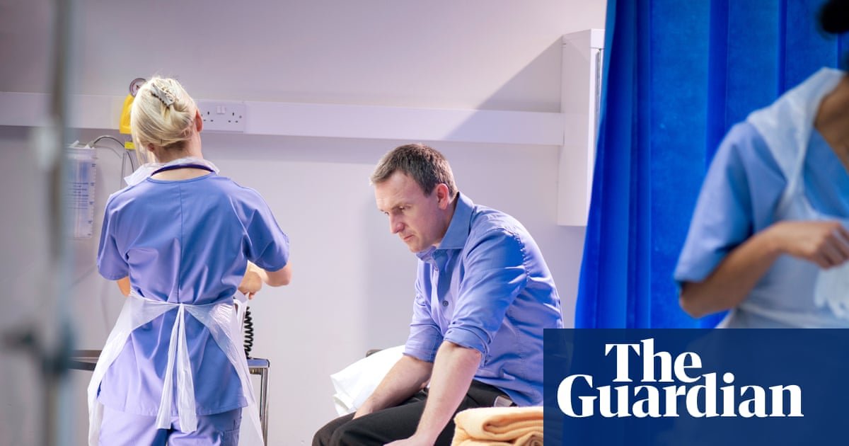 Nurses fainting in ‘inhumane’ conditions due to extreme heat, union warns