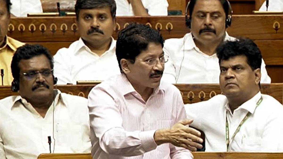 Supreme Court sets aside order allowing Dayanidhi Maran’s plea to summon Telecom Secretary