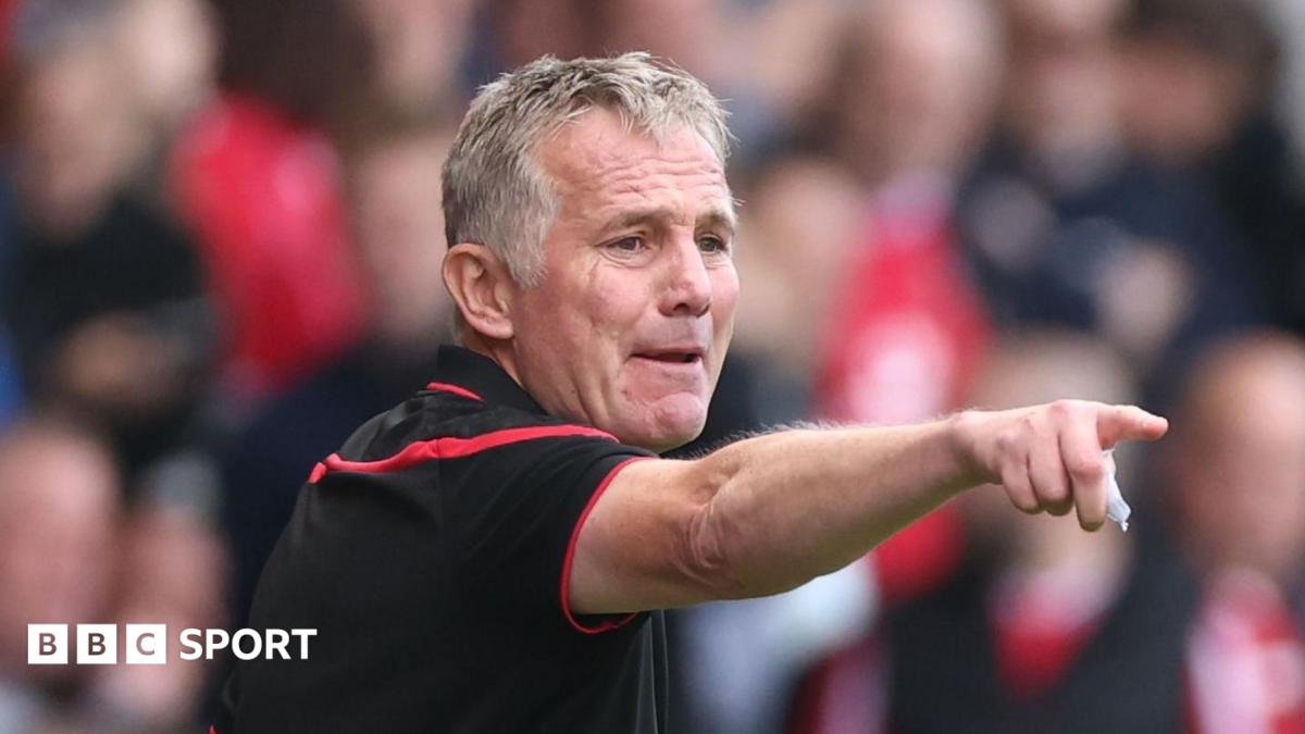 Wrexham hunt quality to end tough transfer window