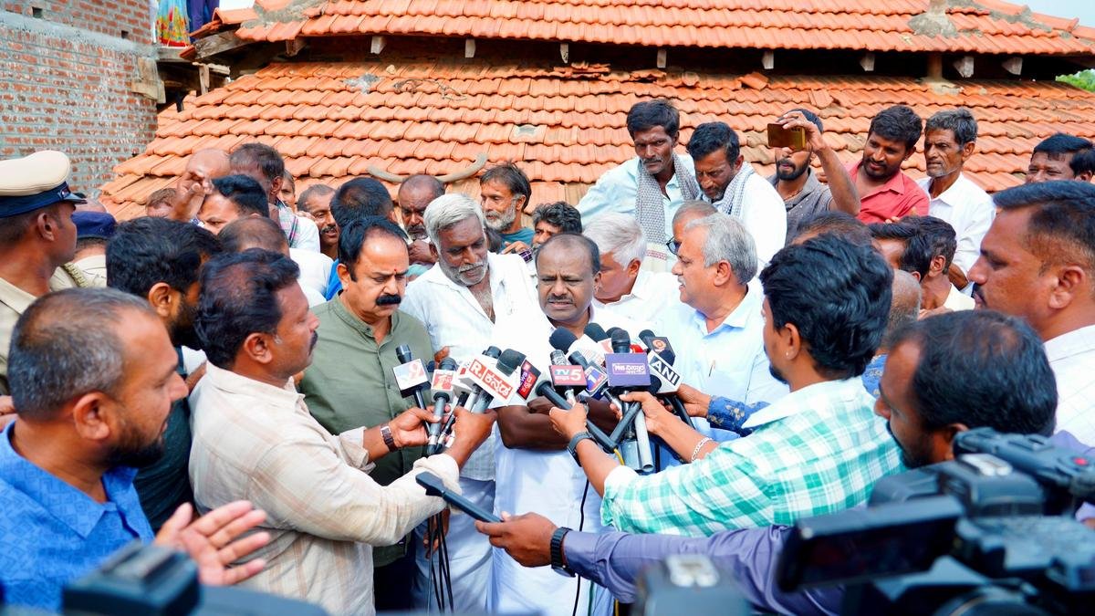Karnataka government failed to tackle drought, says H.D. Kumaraswamy; JD(S) to attend all-party meet on Cauvery crisis