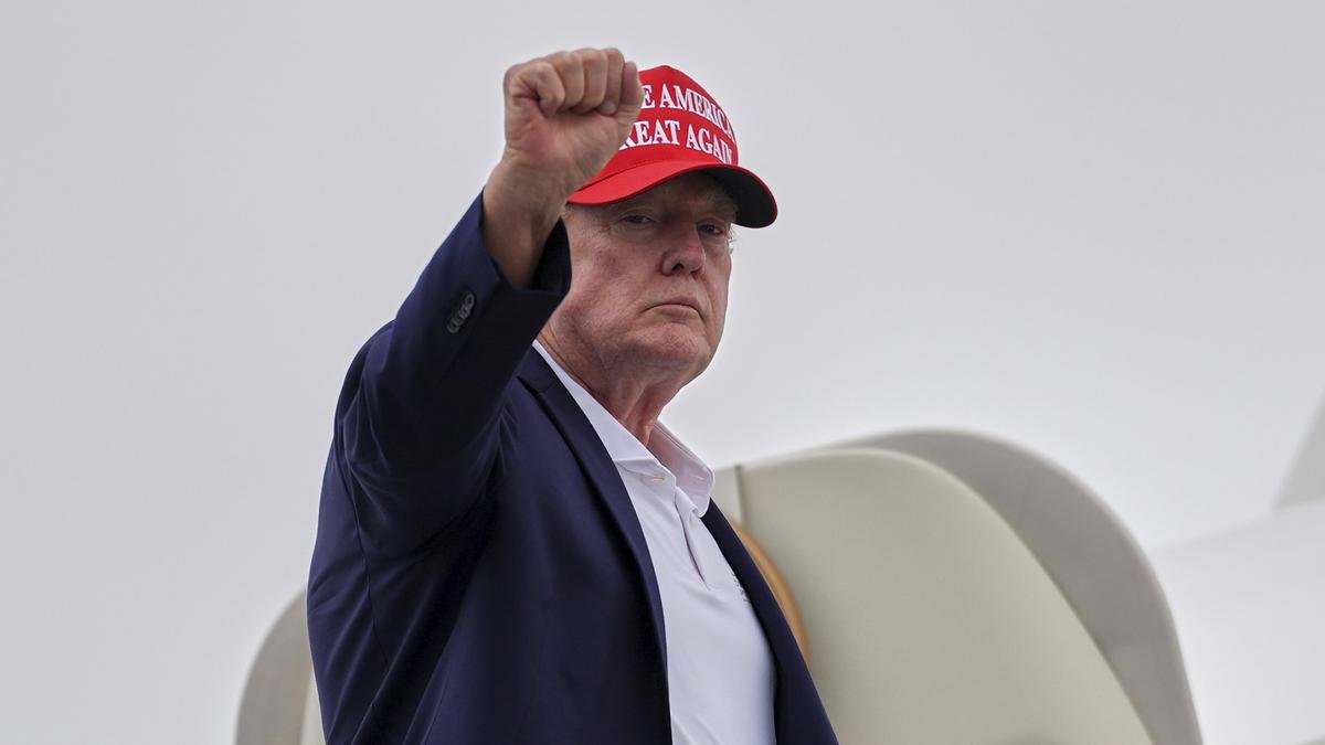 Trump threatens to bomb Oman if it gets in way of Iran deal: report