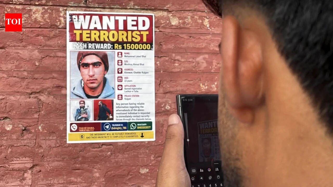 Police put up posters of Lashkar commander across J&K, declare Rs 15L reward