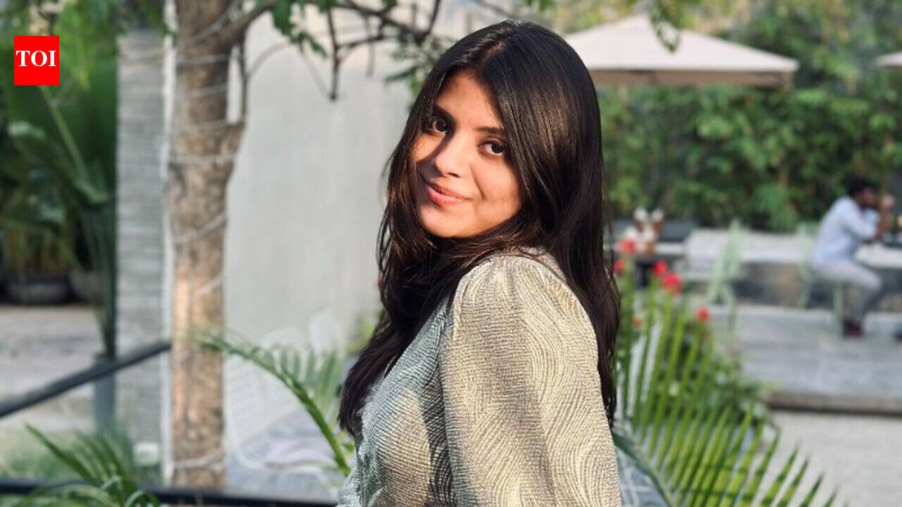 Success Story: Her father told her not to chase marks; years later, she landed a Rs 1.4 crore AWS job in London