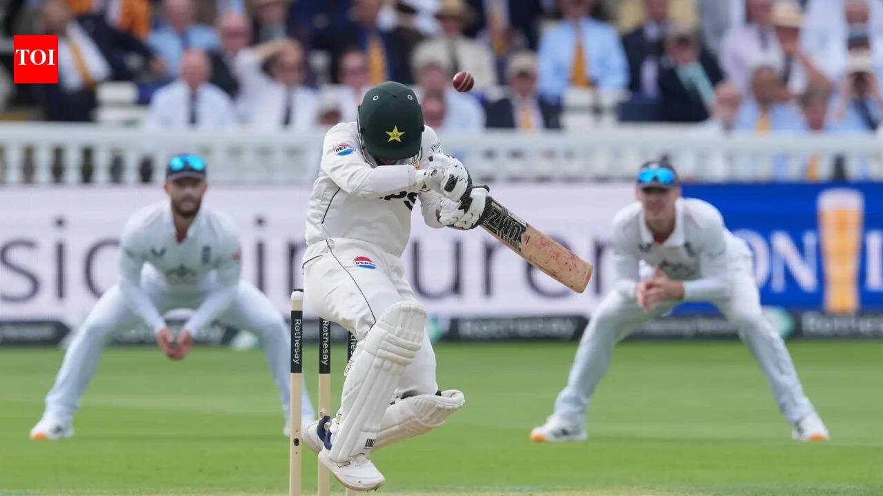 ‘Second division cricket’: Vaughan brutally mocks Pakistan batting at Lord’s