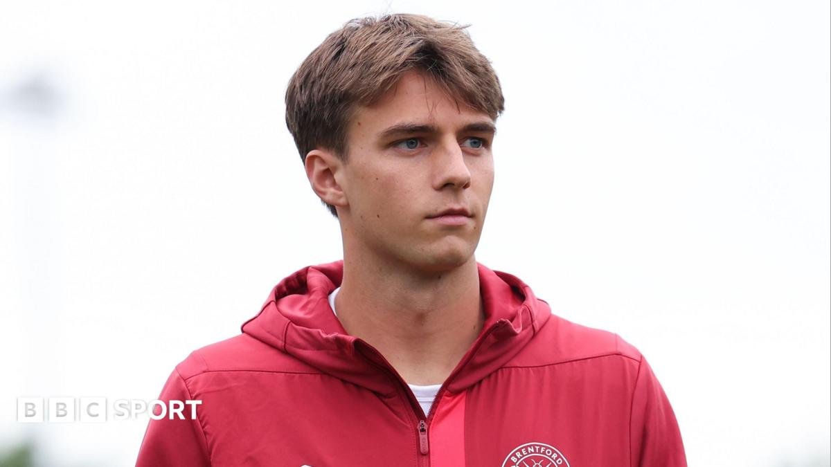 Rotherham sign goalkeeper Eyestone on loan