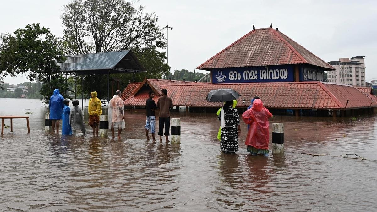 Morning Digest: Eight killed as extremely heavy rain batters Kerala; magnificent seven as Indian boxers put on a show at CWG, and more