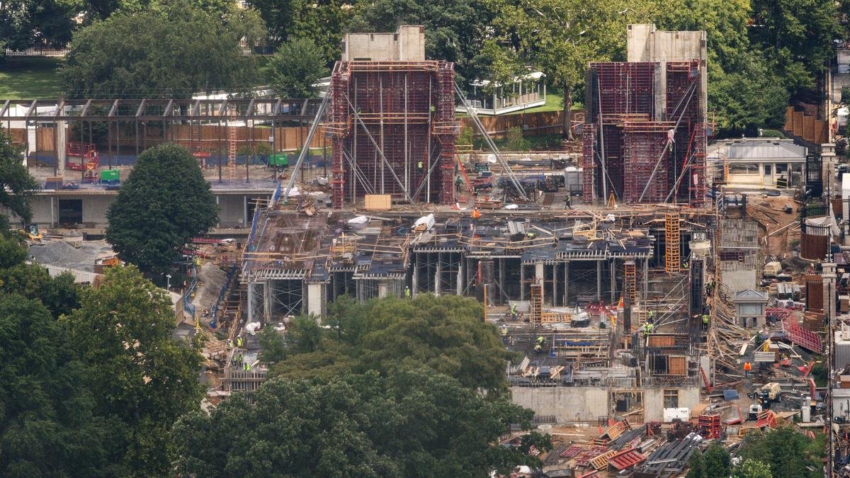 U.S. appeals court blocks Trump’s $400 million White House ballroom project
