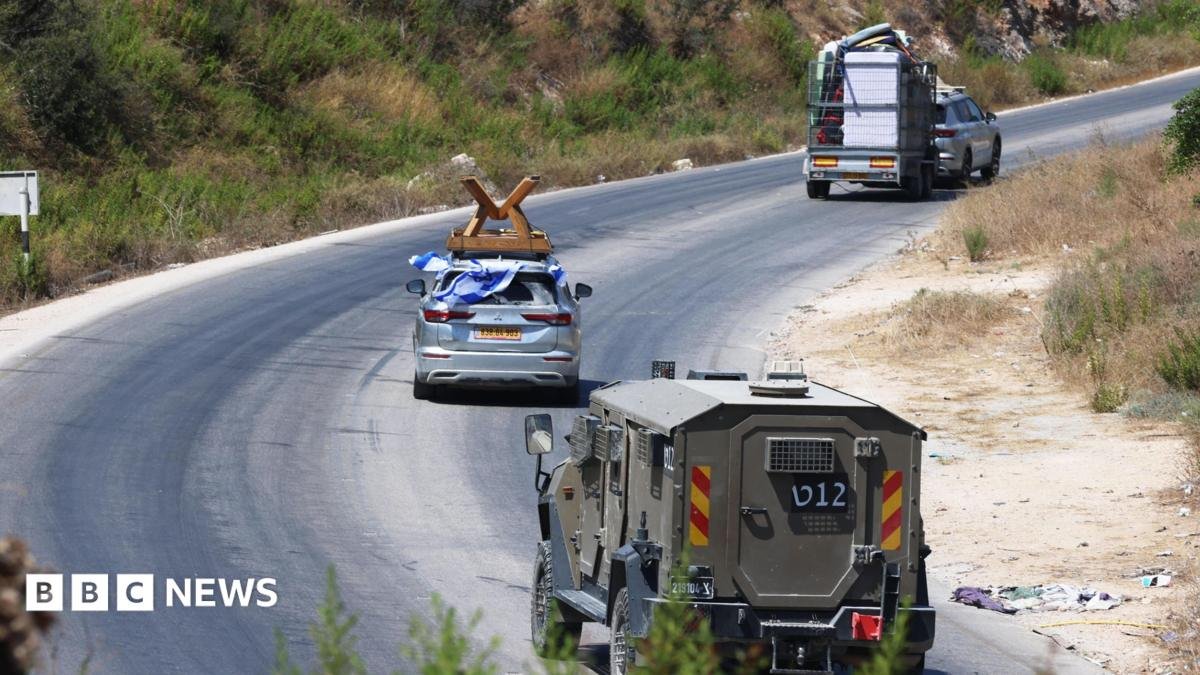 Israel re-establishes closed West Bank settlement, defying growing international protests
