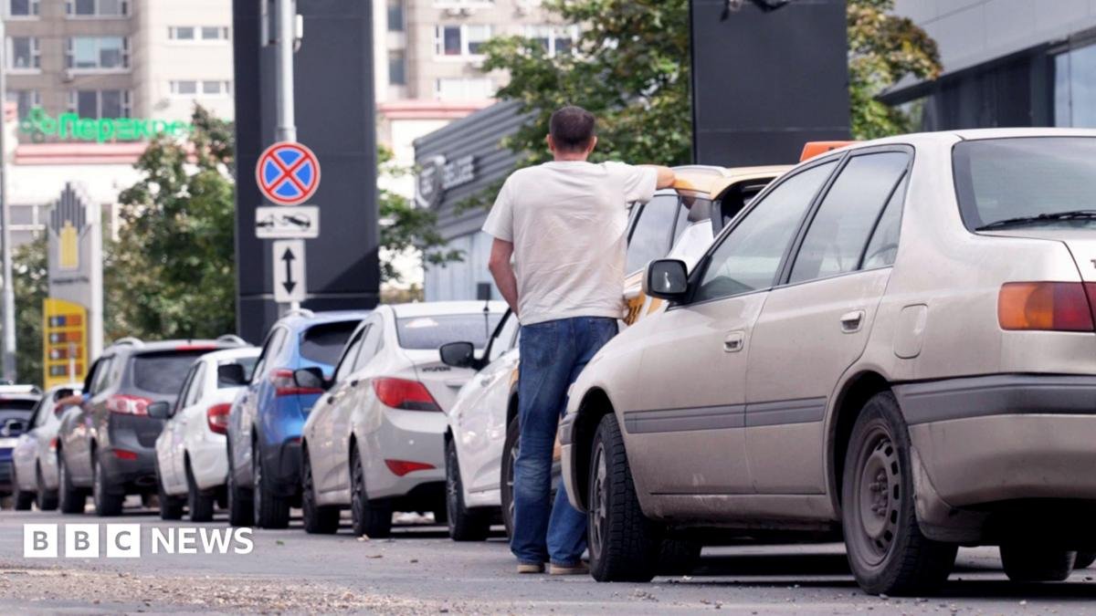 Rosenberg: Shortage of petrol but not patriotism as Russians feel growing impact of war
