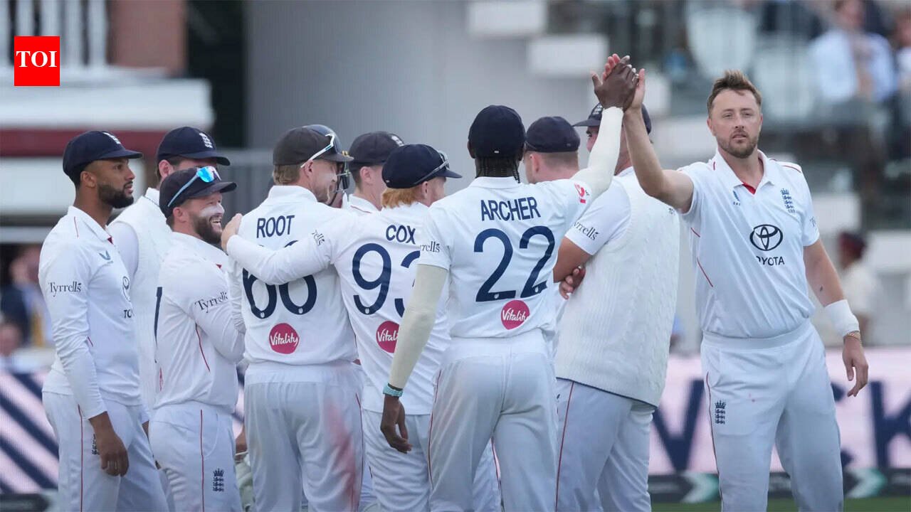 2nd Test: England thrash Pakistan by 194 runs at Lord’s to take 2-0 series lead