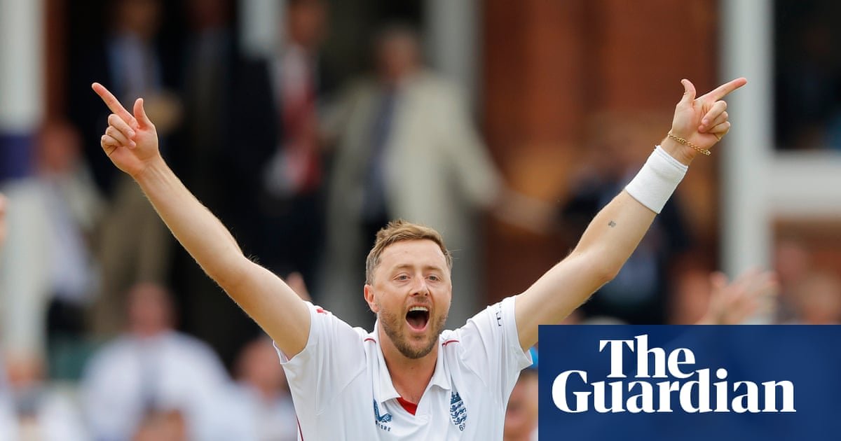 Olé for Robinson as England take firm control of Lord’s Test against Pakistan