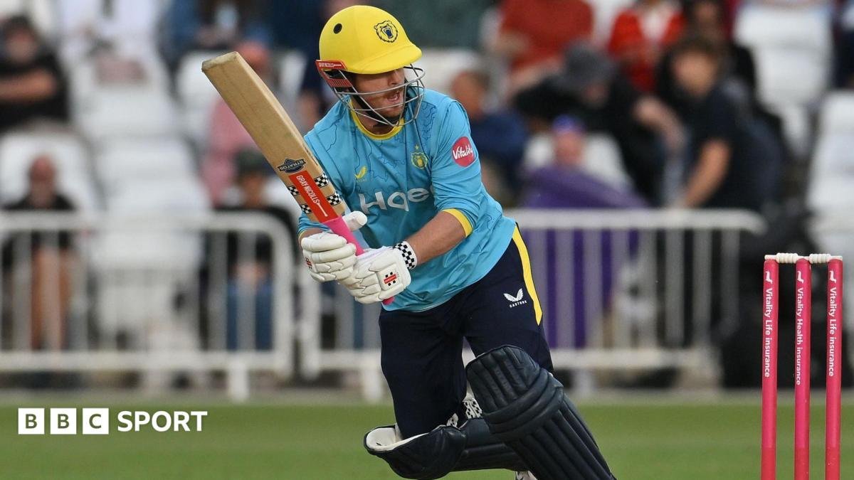 Davies admits he 'owed' runs after Warwickshire win
