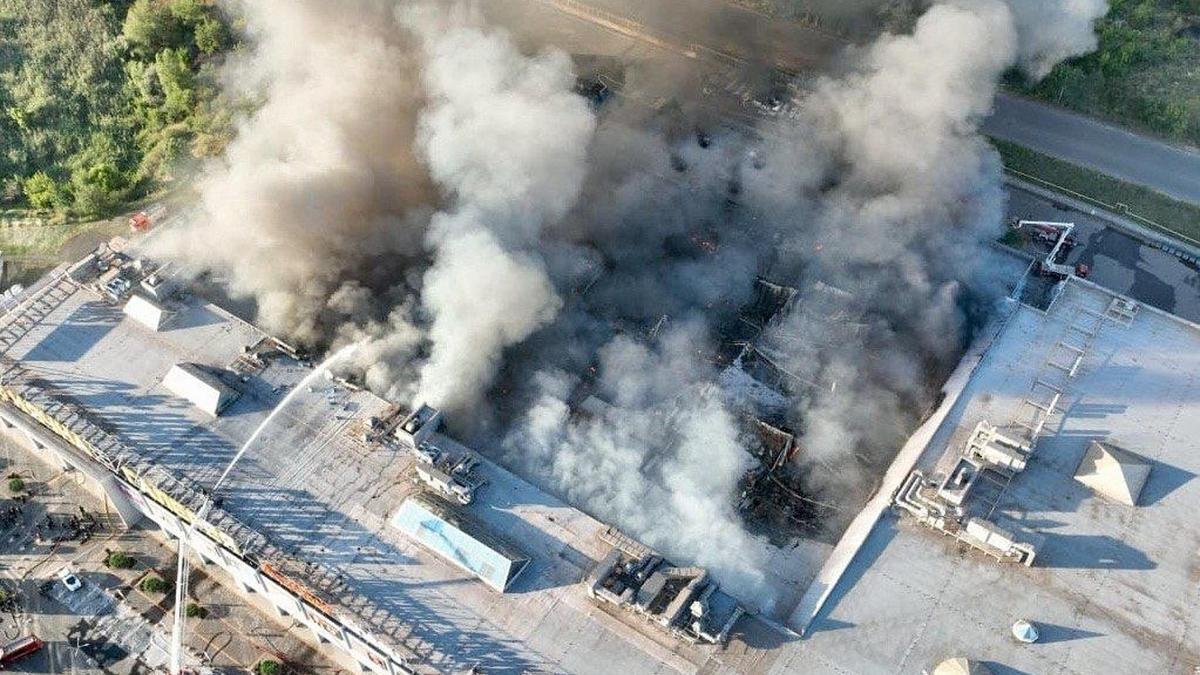 Ukraine says 'cynical' Russian strike on shopping centre killed 16