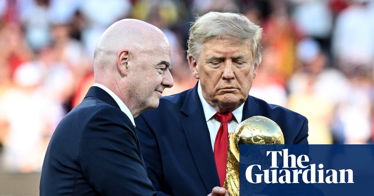 Donald Trump says it would be a ‘terrible mistake’ to replace Fifa’s Gianni Infantino